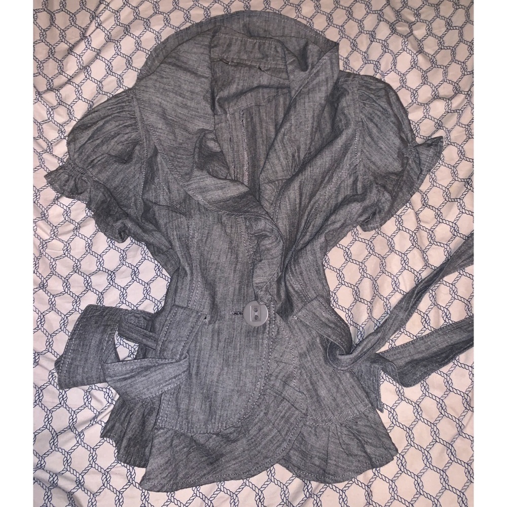 🌺 .•SALE•. Gray blazer with button and tie